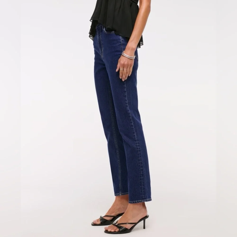 Abercrombie & Fitch Ultra High Rise Ankle Straight Jean, size 25 short - Picture 4 of 9
